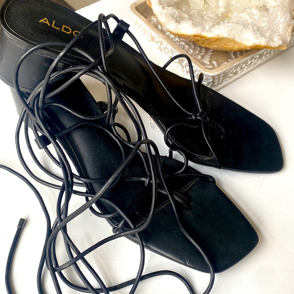 Sandals shoes with heels